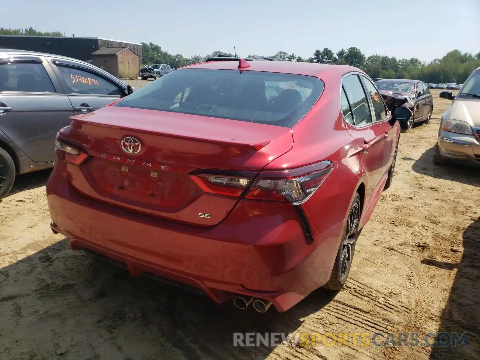 4 Photograph of a damaged car 4T1G11AK0MU476356 TOYOTA CAMRY 2021