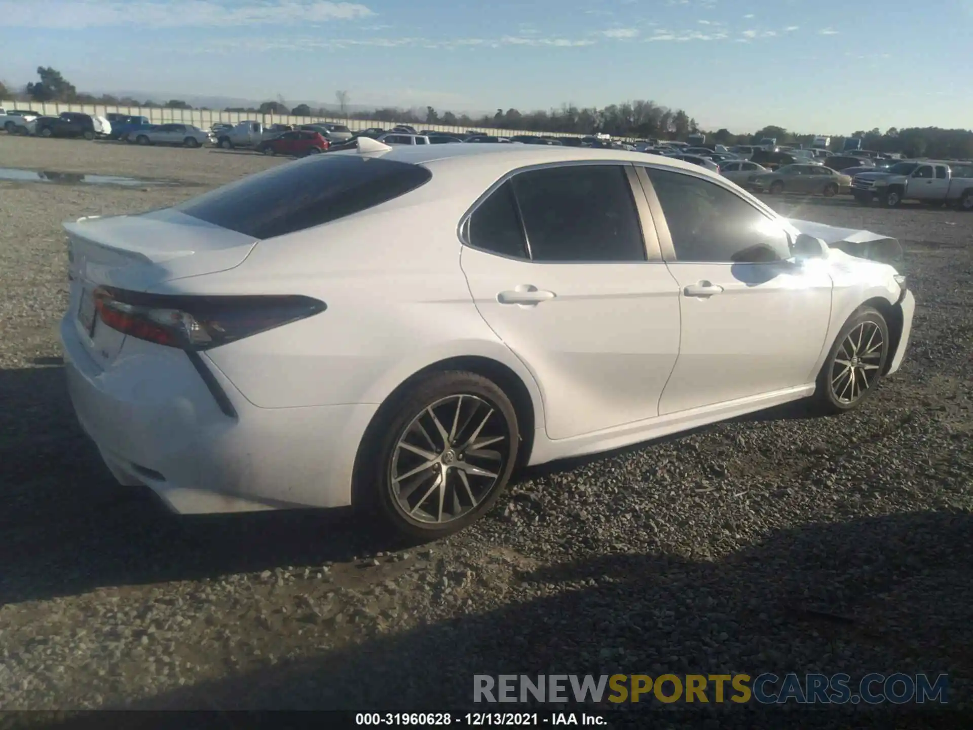 4 Photograph of a damaged car 4T1G11AK0MU487955 TOYOTA CAMRY 2021