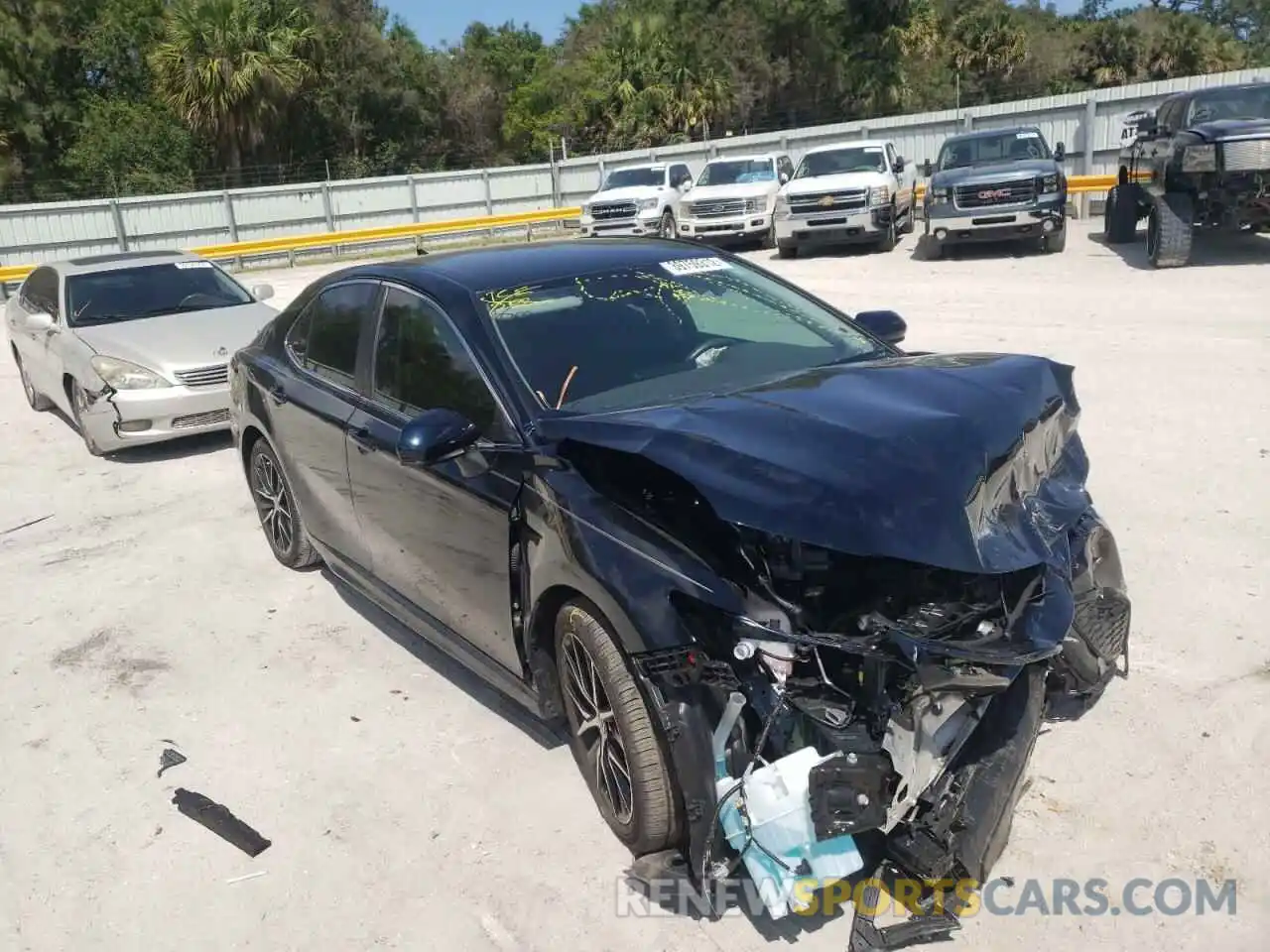 1 Photograph of a damaged car 4T1G11AK0MU514233 TOYOTA CAMRY 2021