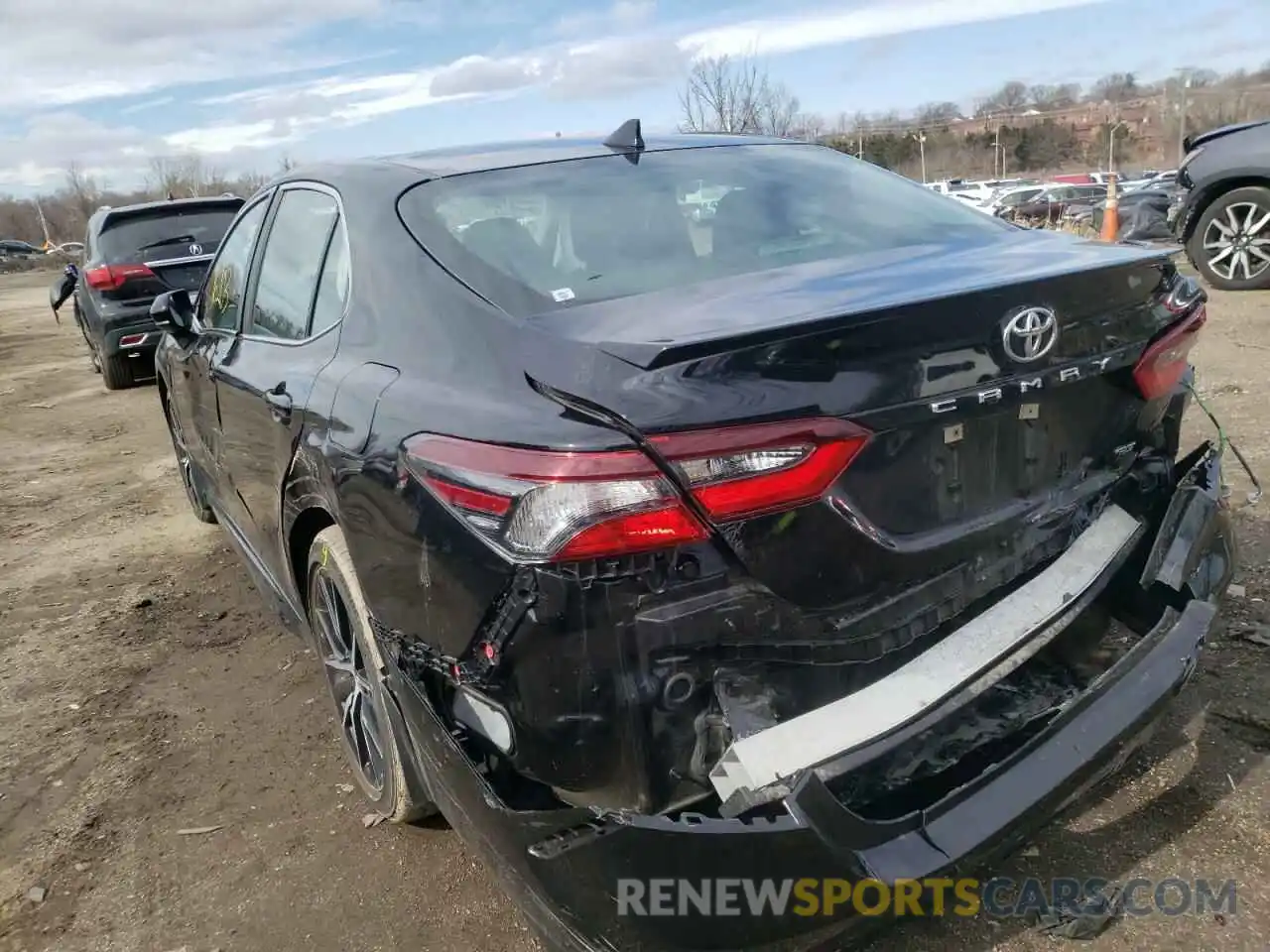 3 Photograph of a damaged car 4T1G11AK0MU516984 TOYOTA CAMRY 2021