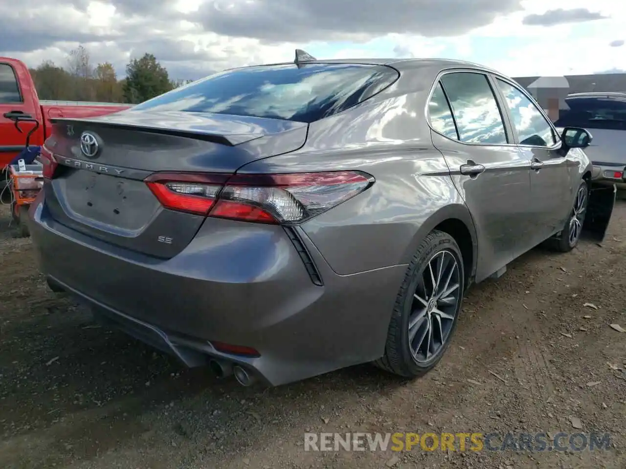 4 Photograph of a damaged car 4T1G11AK0MU518900 TOYOTA CAMRY 2021