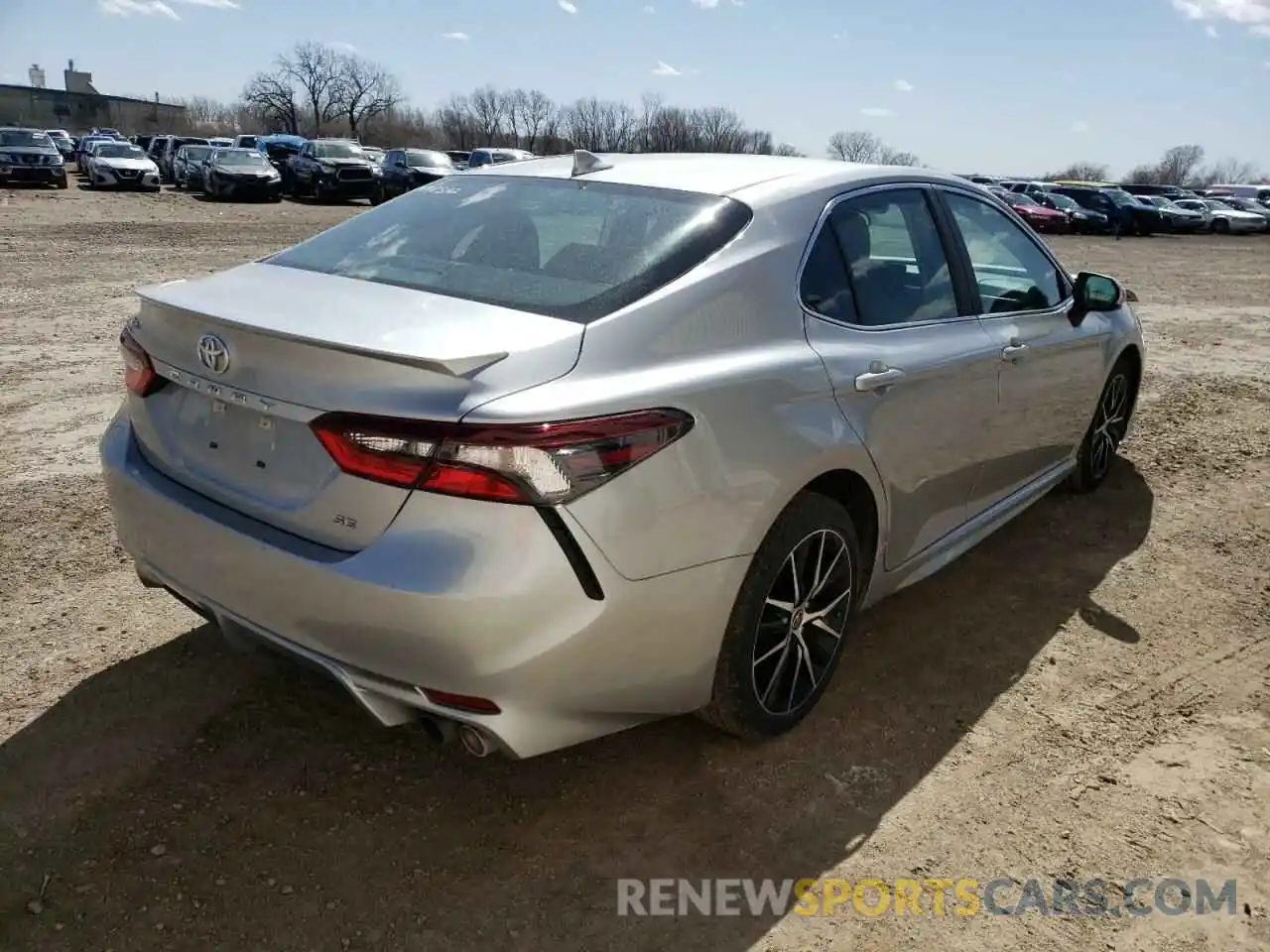 4 Photograph of a damaged car 4T1G11AK0MU524759 TOYOTA CAMRY 2021