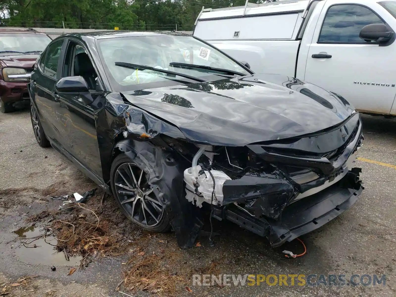 1 Photograph of a damaged car 4T1G11AK0MU525619 TOYOTA CAMRY 2021