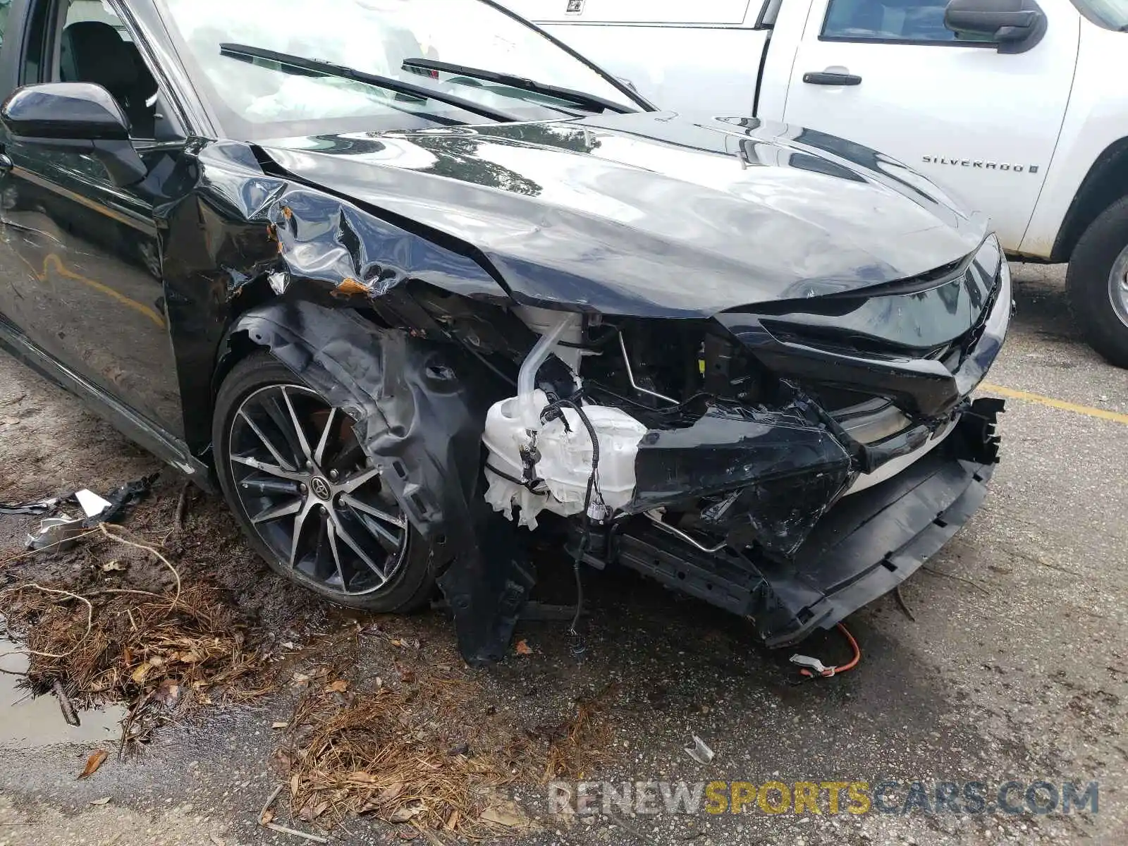 9 Photograph of a damaged car 4T1G11AK0MU525619 TOYOTA CAMRY 2021