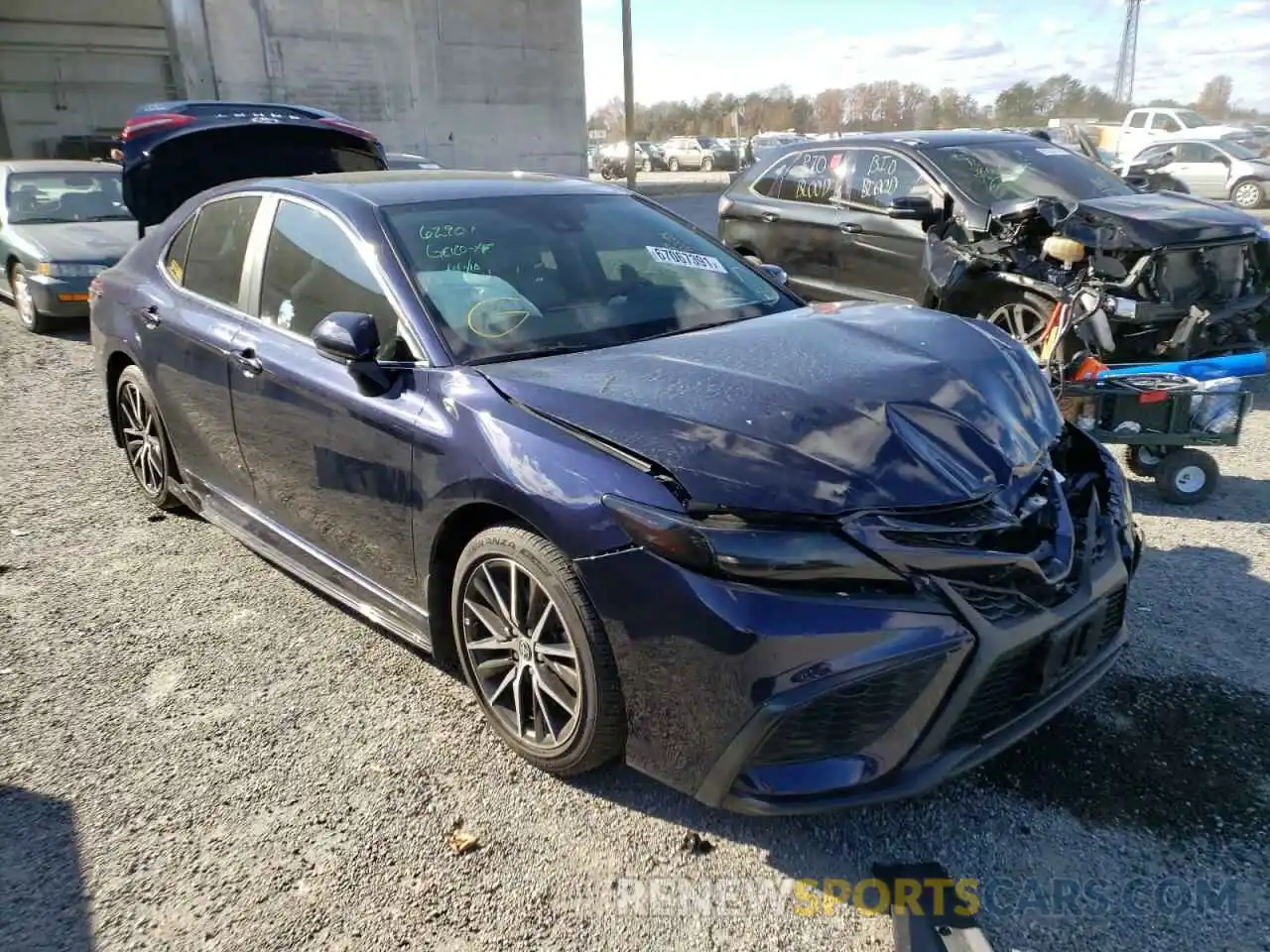 1 Photograph of a damaged car 4T1G11AK0MU527726 TOYOTA CAMRY 2021