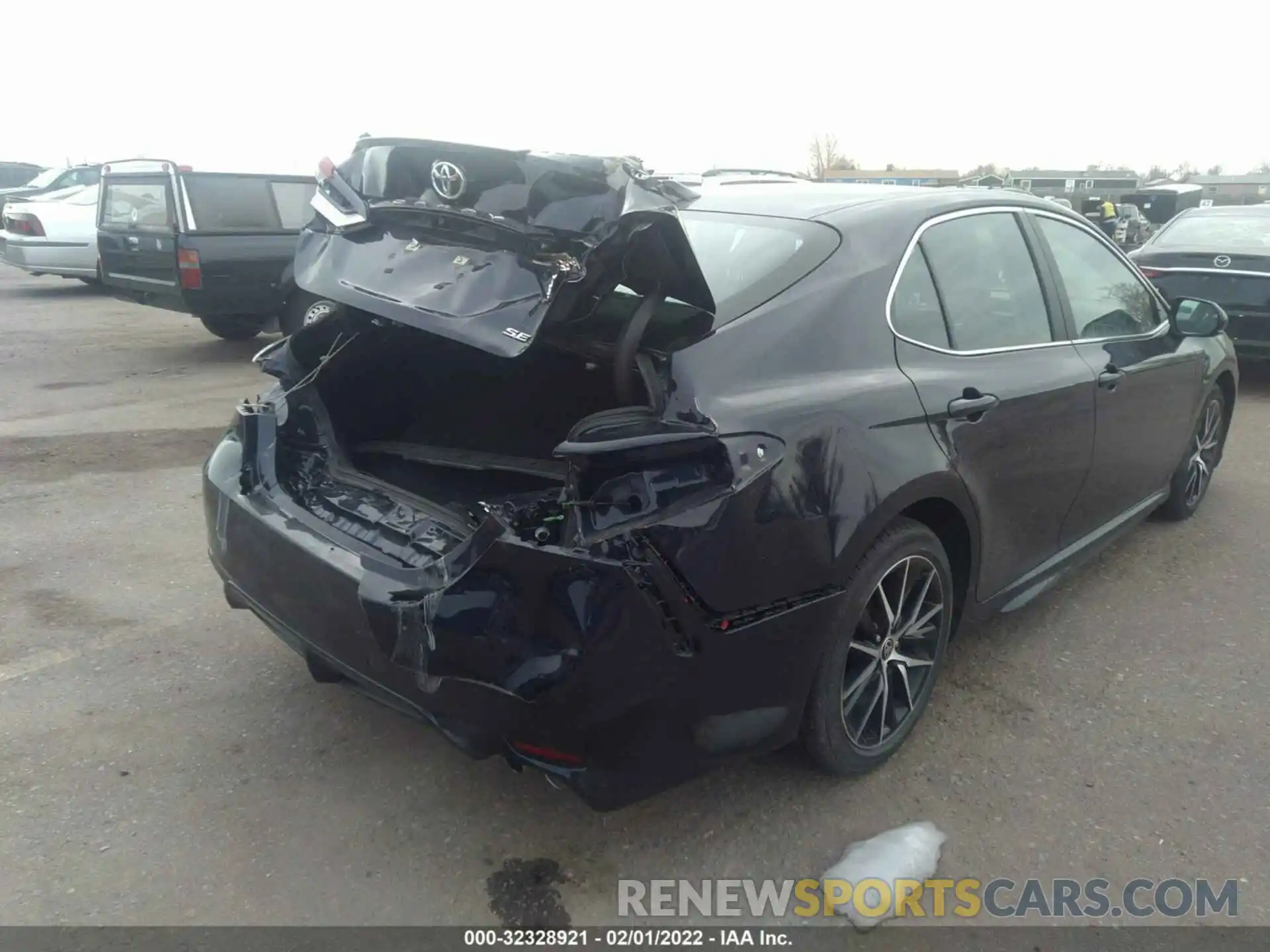 6 Photograph of a damaged car 4T1G11AK0MU527967 TOYOTA CAMRY 2021