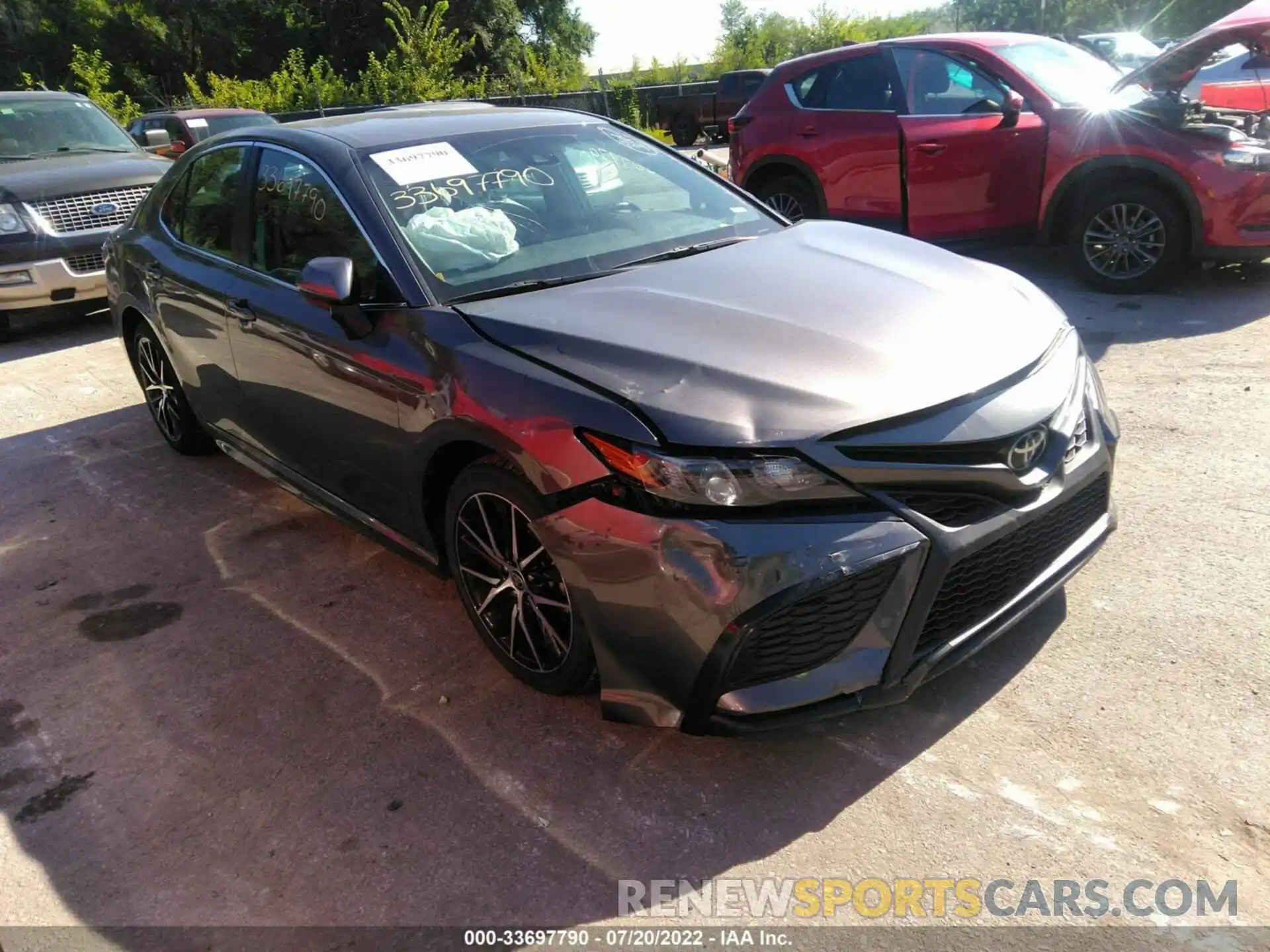 1 Photograph of a damaged car 4T1G11AK0MU533994 TOYOTA CAMRY 2021