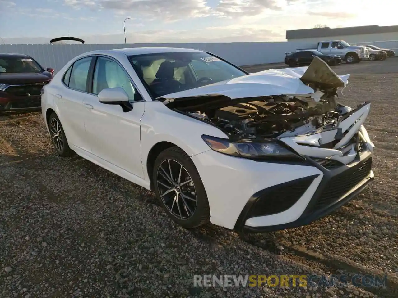 1 Photograph of a damaged car 4T1G11AK0MU541741 TOYOTA CAMRY 2021