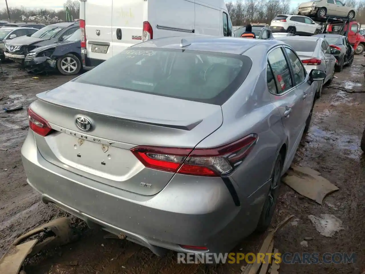 4 Photograph of a damaged car 4T1G11AK0MU546129 TOYOTA CAMRY 2021