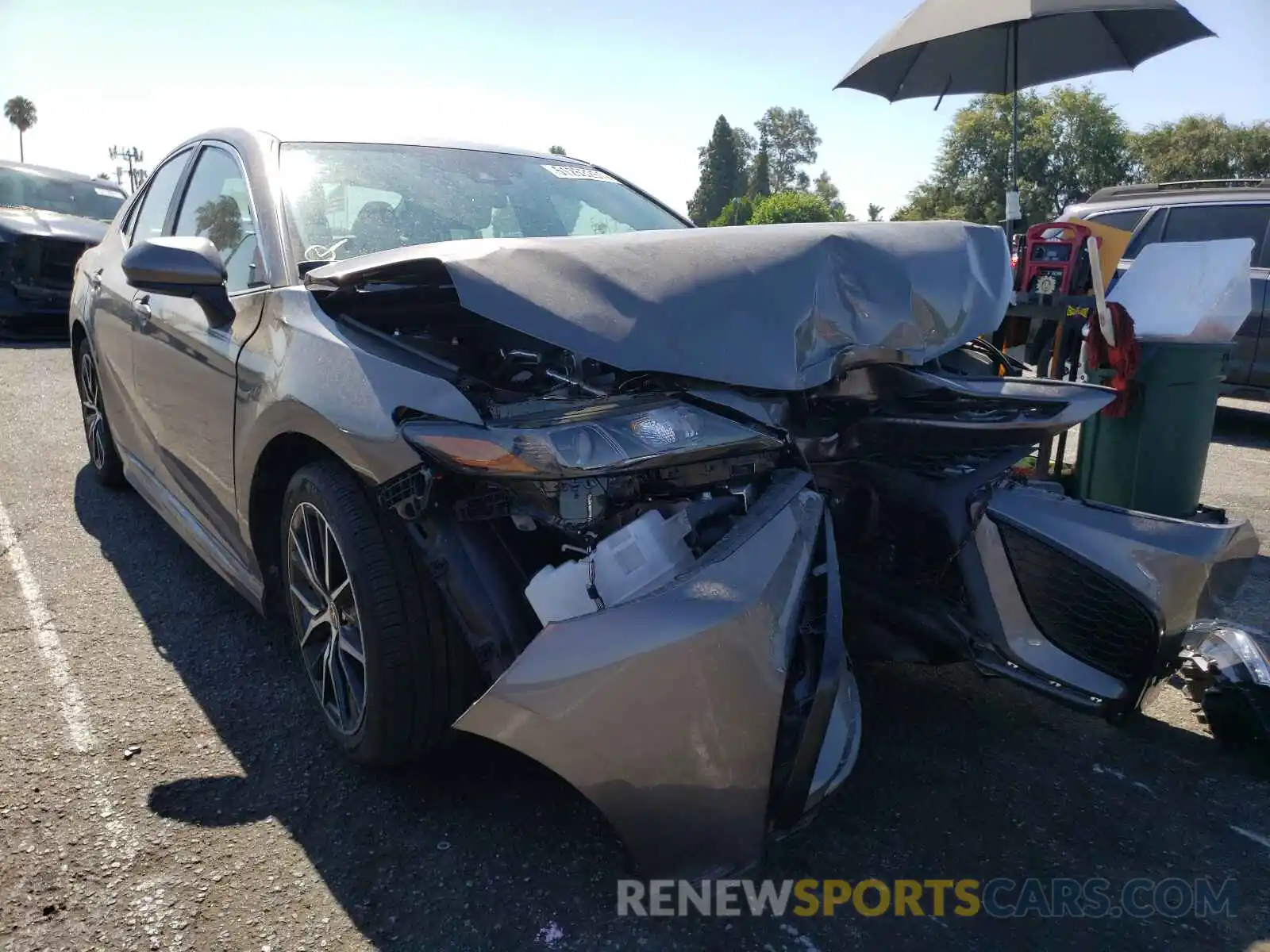 1 Photograph of a damaged car 4T1G11AK0MU555154 TOYOTA CAMRY 2021