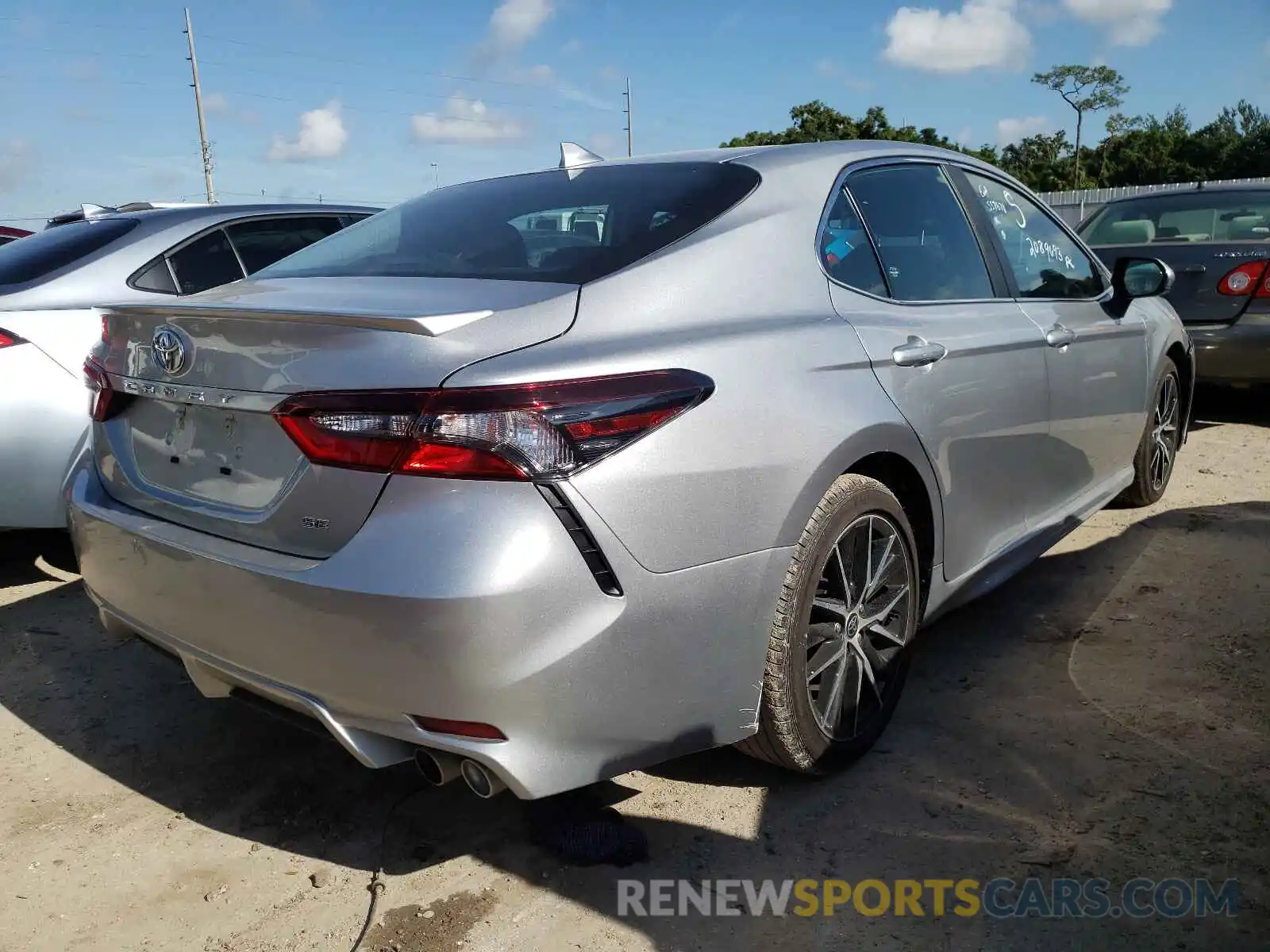 4 Photograph of a damaged car 4T1G11AK0MU557678 TOYOTA CAMRY 2021