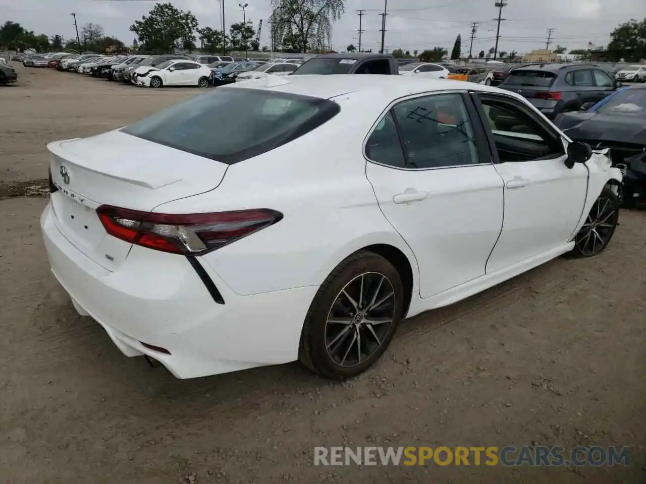 4 Photograph of a damaged car 4T1G11AK0MU562637 TOYOTA CAMRY 2021