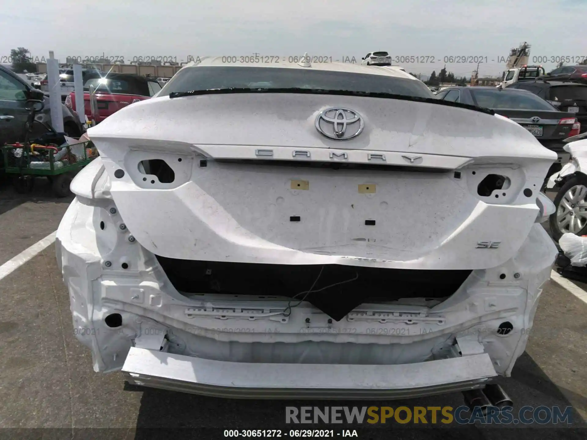 6 Photograph of a damaged car 4T1G11AK0MU582063 TOYOTA CAMRY 2021