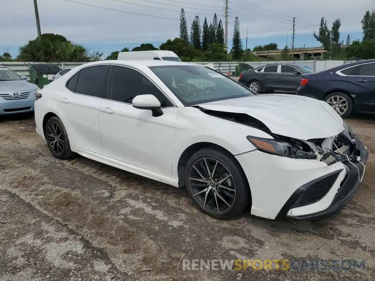 4 Photograph of a damaged car 4T1G11AK0MU582208 TOYOTA CAMRY 2021