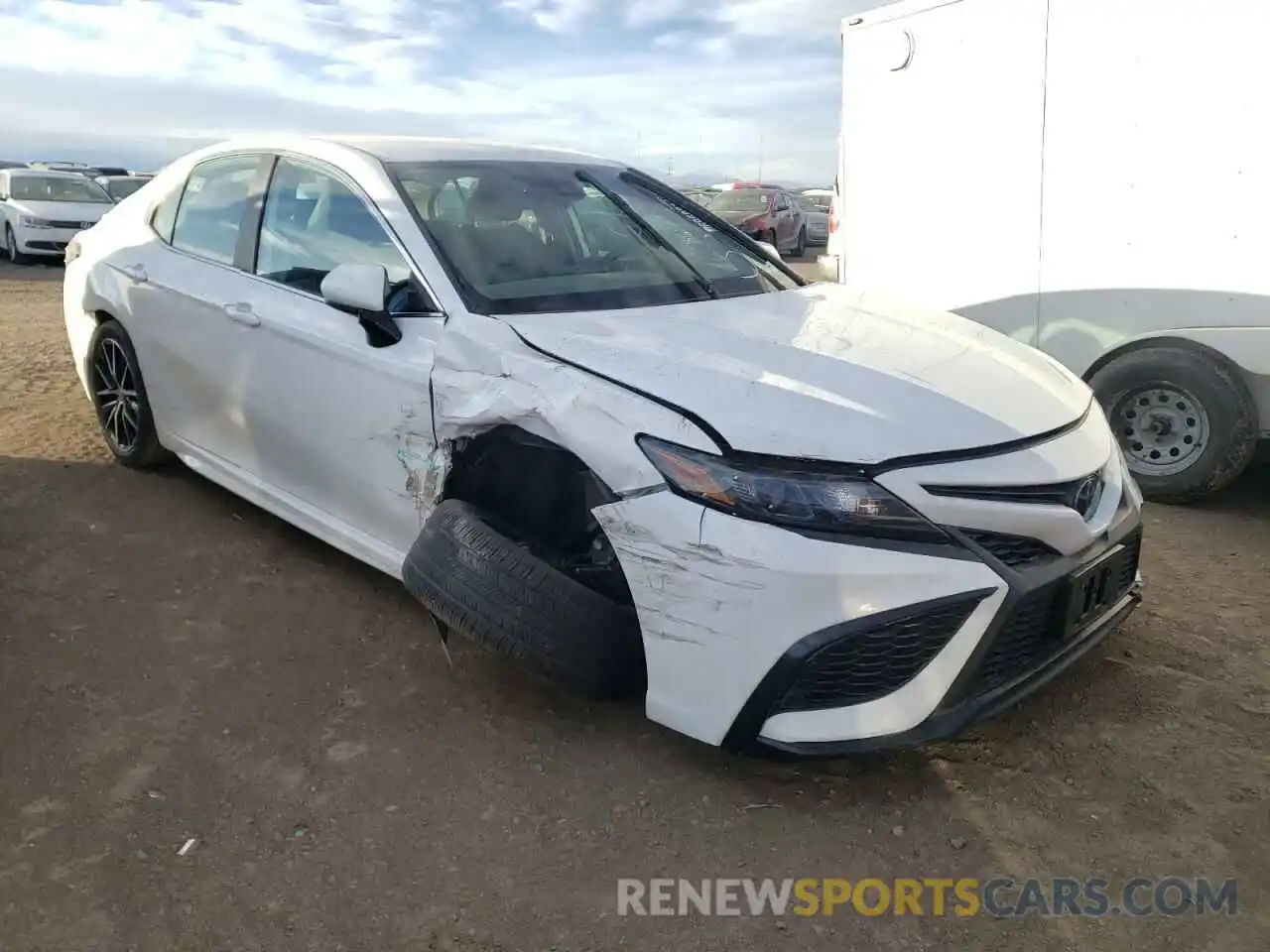 1 Photograph of a damaged car 4T1G11AK0MU585481 TOYOTA CAMRY 2021