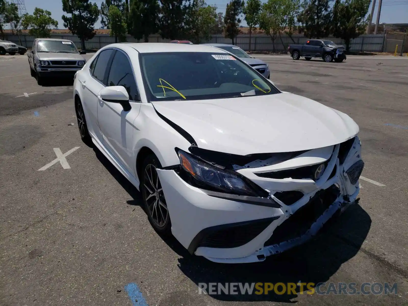 1 Photograph of a damaged car 4T1G11AK1MU404730 TOYOTA CAMRY 2021