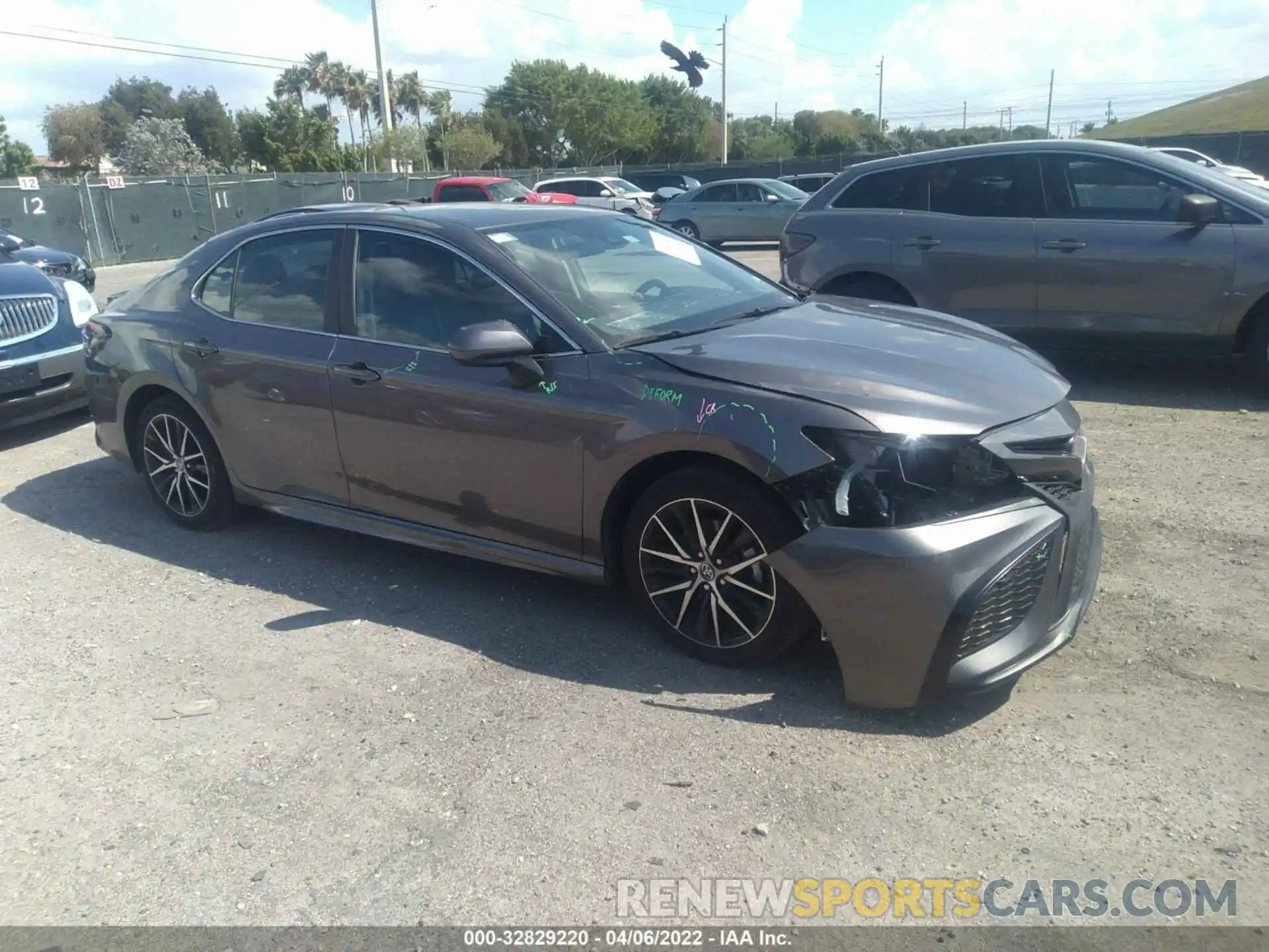 1 Photograph of a damaged car 4T1G11AK1MU405862 TOYOTA CAMRY 2021