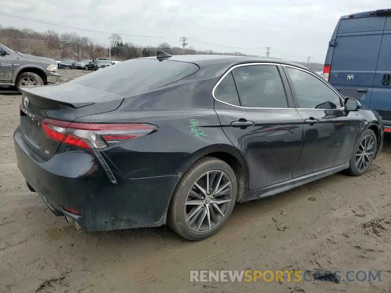 3 Photograph of a damaged car 4T1G11AK1MU411032 TOYOTA CAMRY 2021