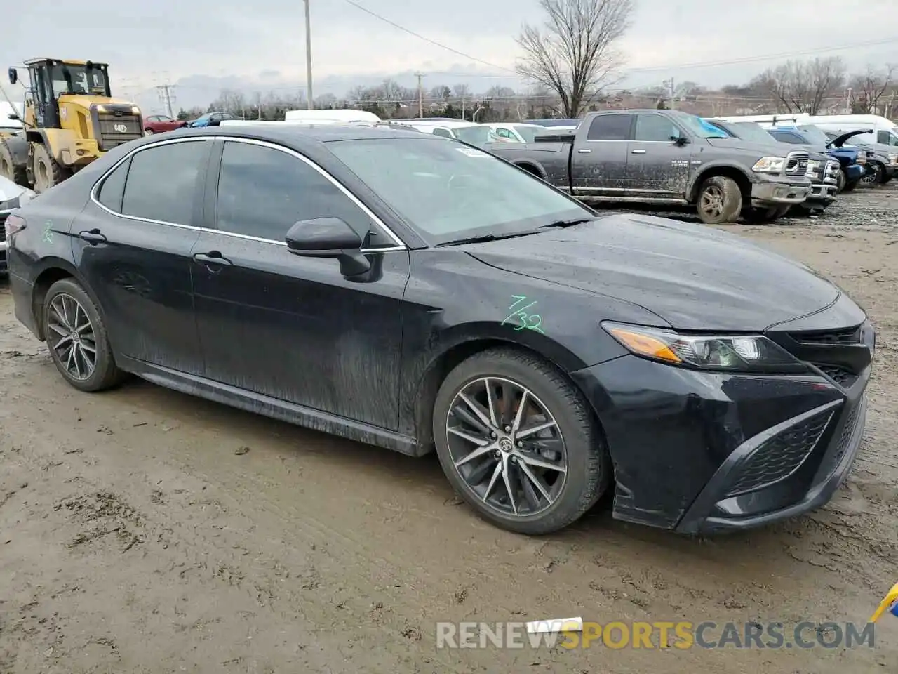 4 Photograph of a damaged car 4T1G11AK1MU411032 TOYOTA CAMRY 2021