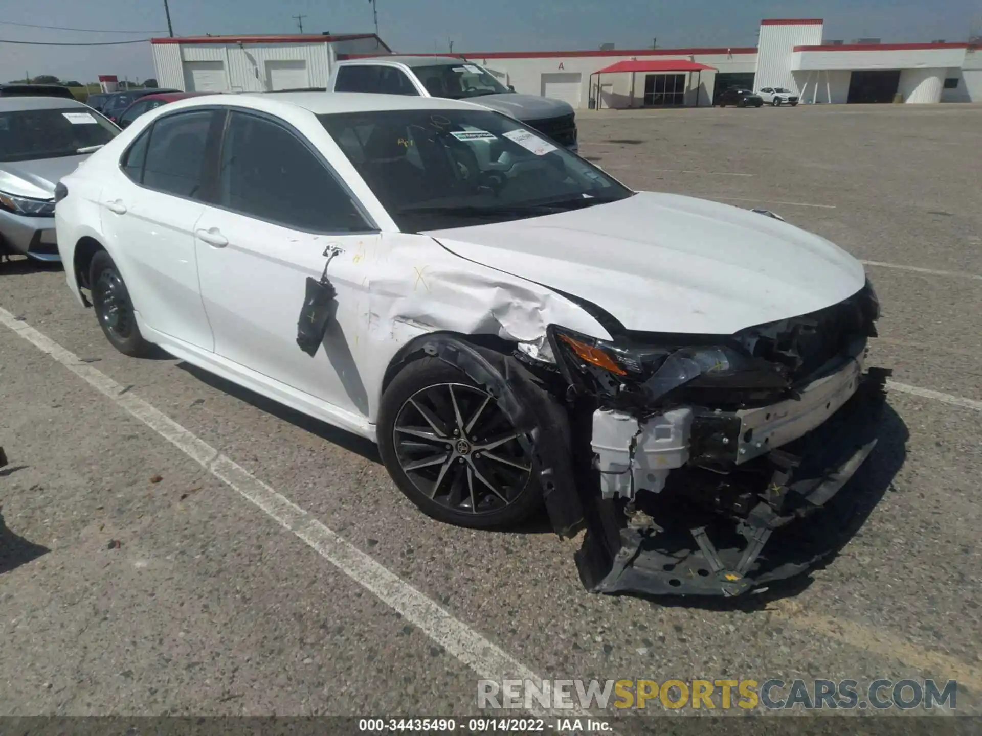 1 Photograph of a damaged car 4T1G11AK1MU412570 TOYOTA CAMRY 2021