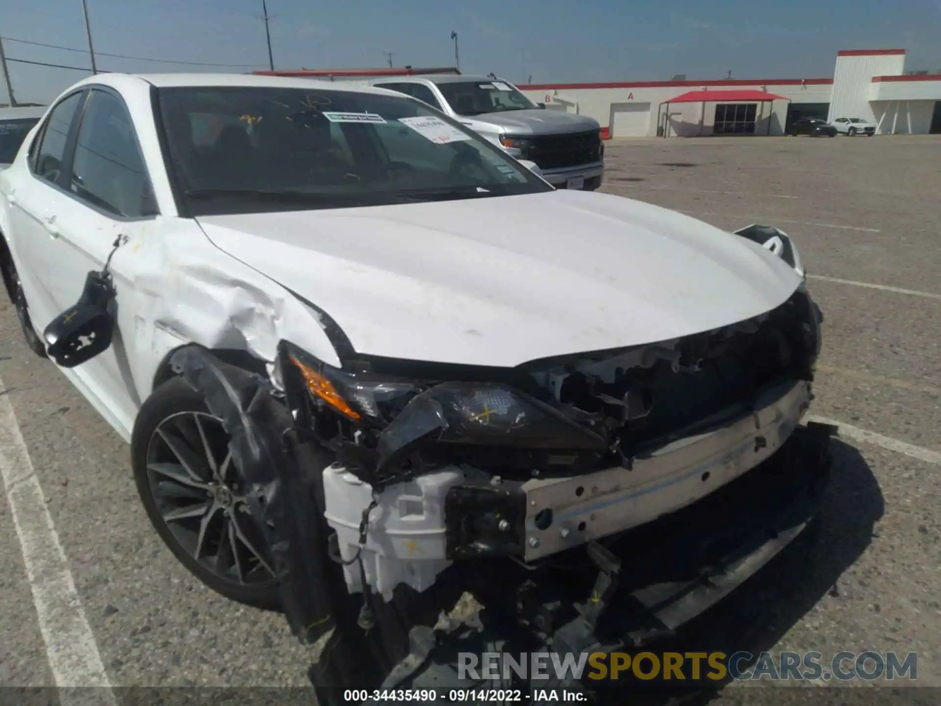 6 Photograph of a damaged car 4T1G11AK1MU412570 TOYOTA CAMRY 2021