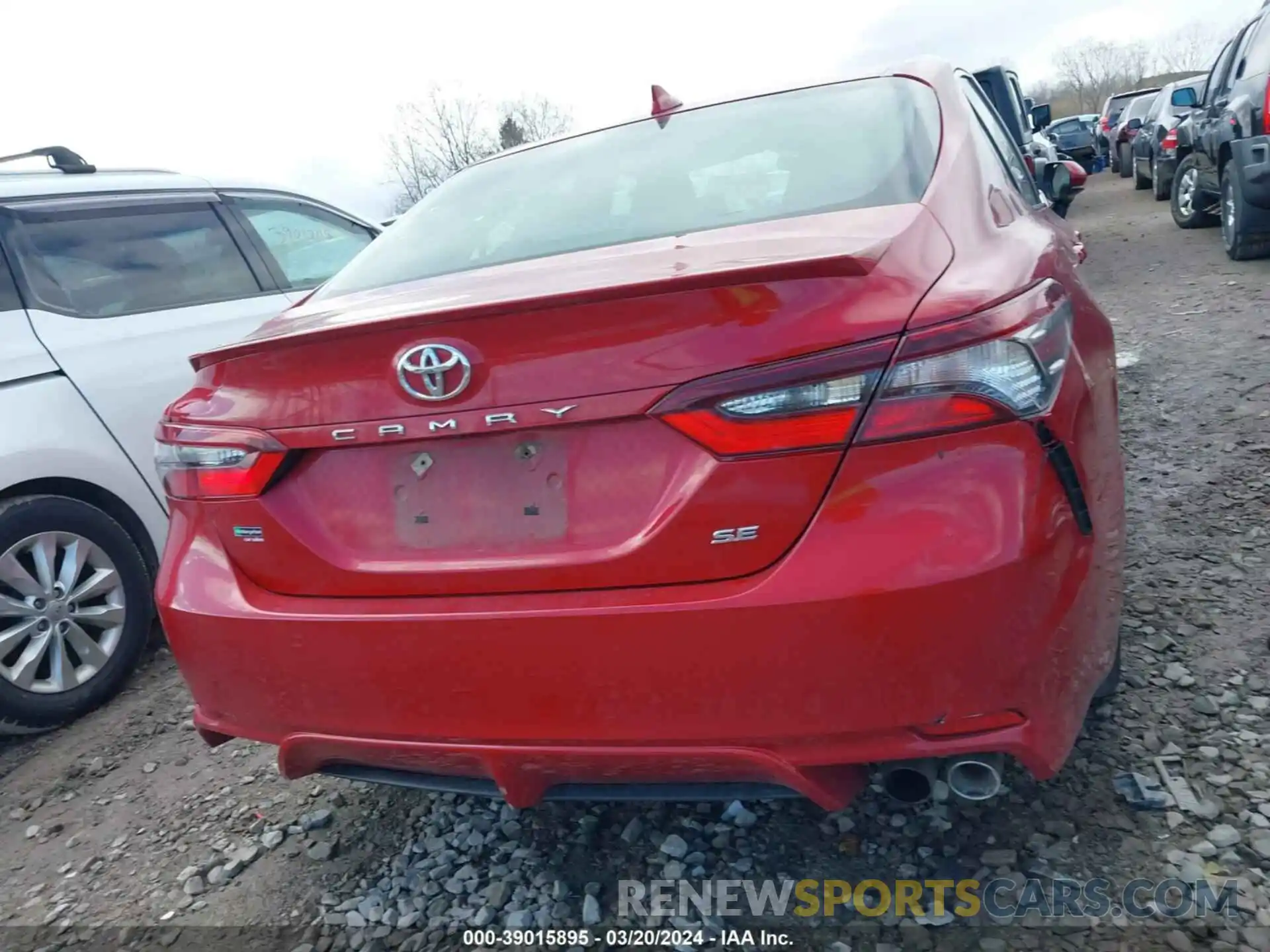 16 Photograph of a damaged car 4T1G11AK1MU425397 TOYOTA CAMRY 2021