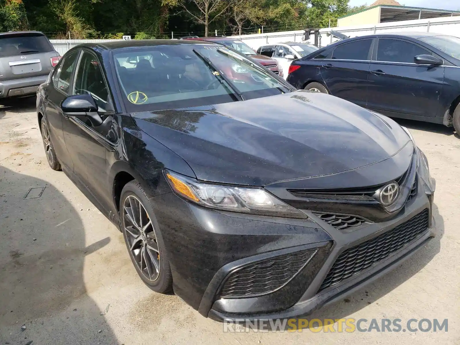 1 Photograph of a damaged car 4T1G11AK1MU435587 TOYOTA CAMRY 2021