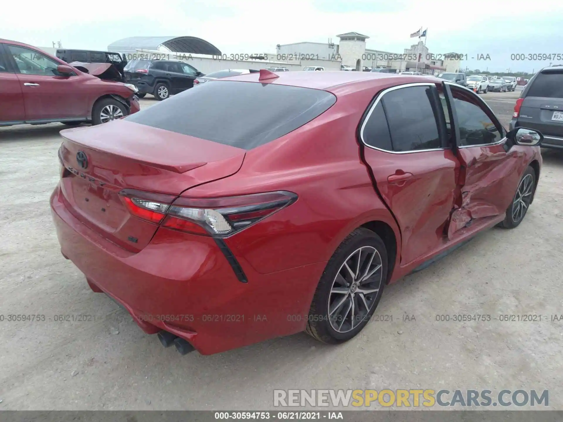 4 Photograph of a damaged car 4T1G11AK1MU452986 TOYOTA CAMRY 2021