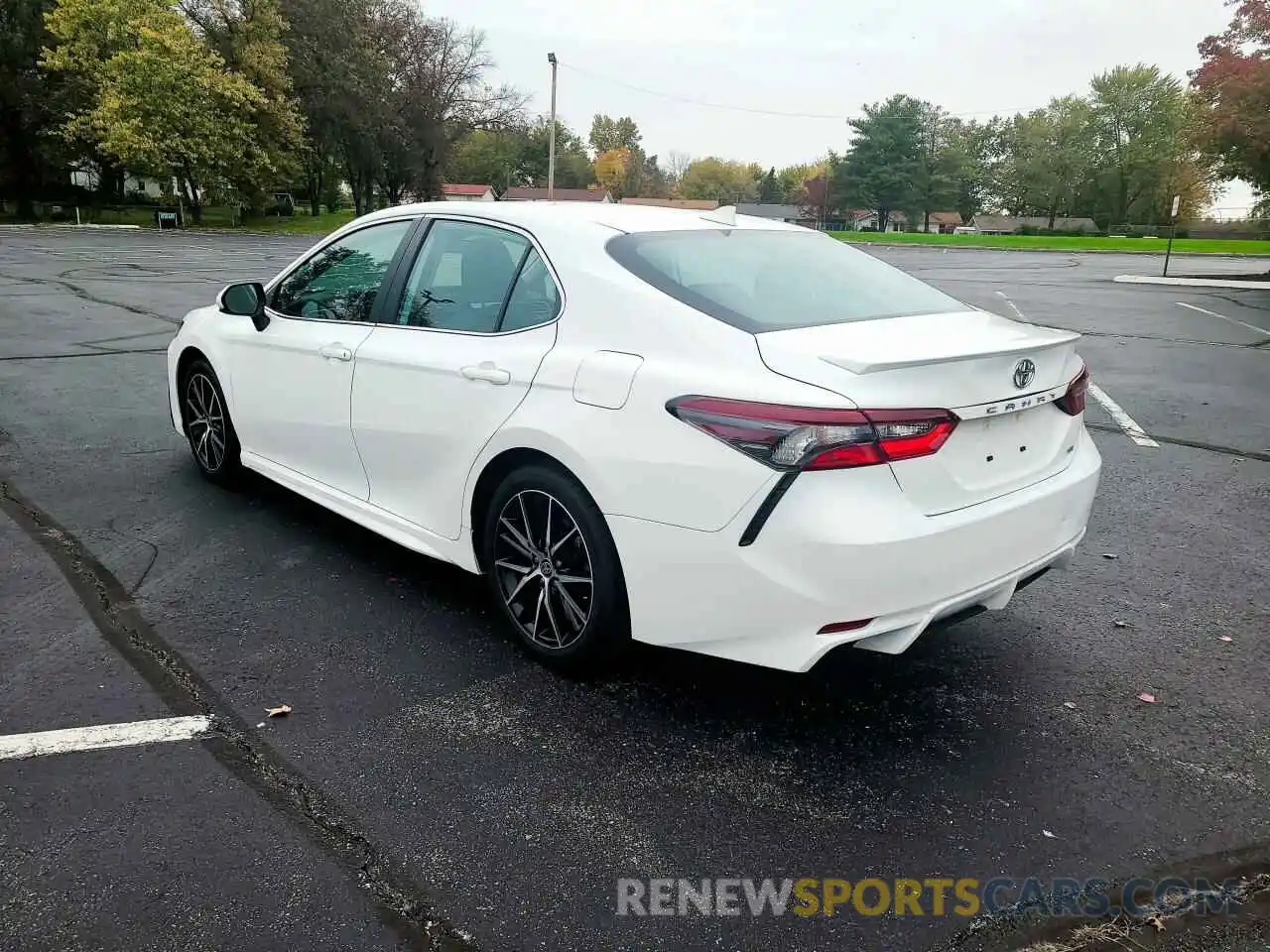 3 Photograph of a damaged car 4T1G11AK1MU476897 TOYOTA CAMRY 2021