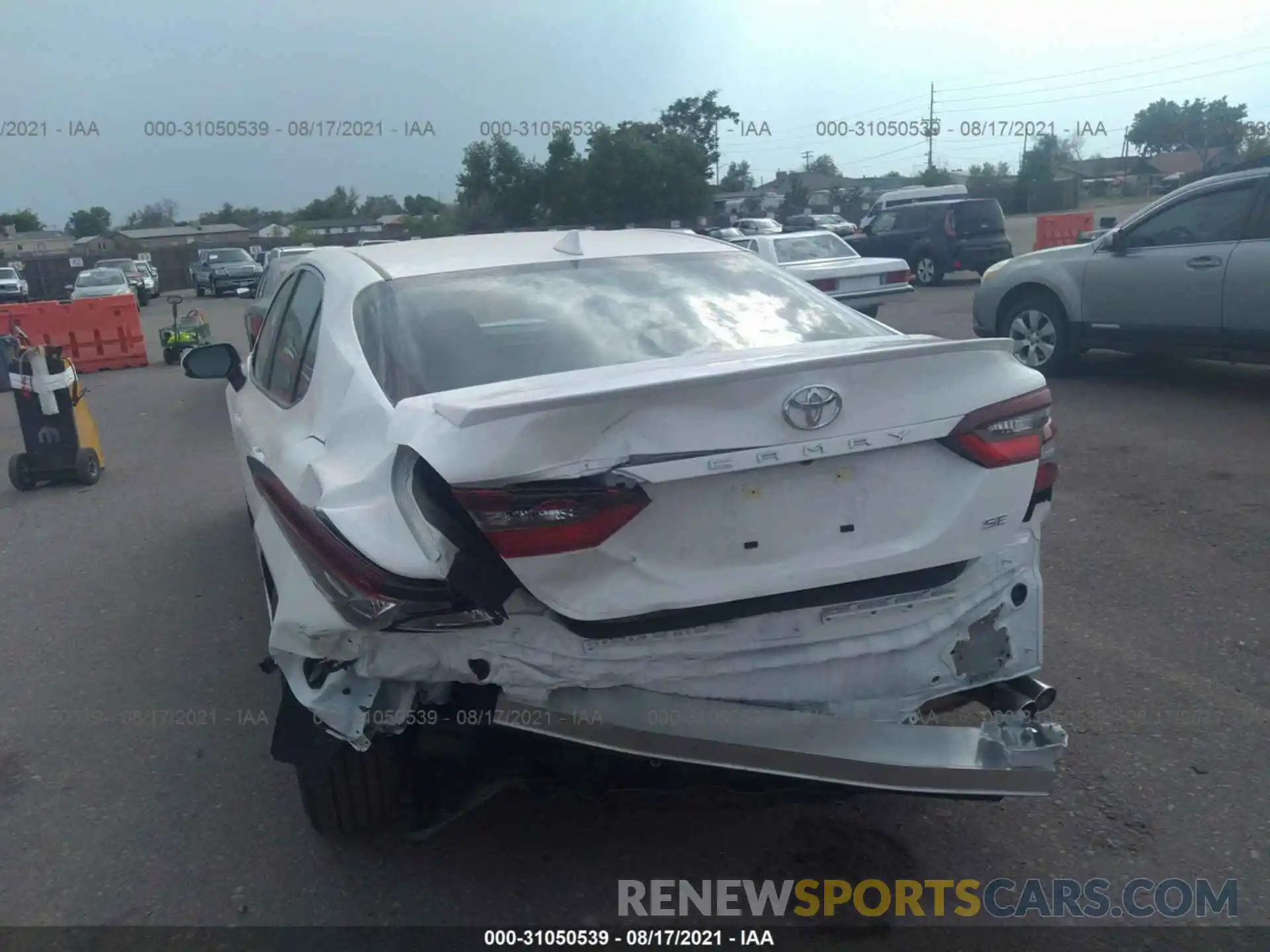 6 Photograph of a damaged car 4T1G11AK1MU480710 TOYOTA CAMRY 2021