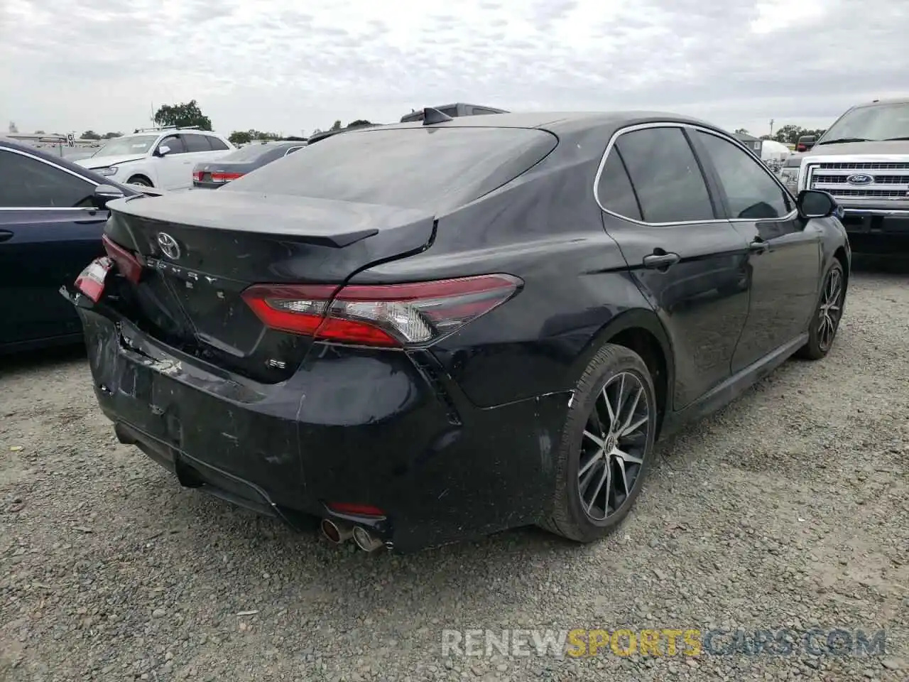 4 Photograph of a damaged car 4T1G11AK1MU519165 TOYOTA CAMRY 2021