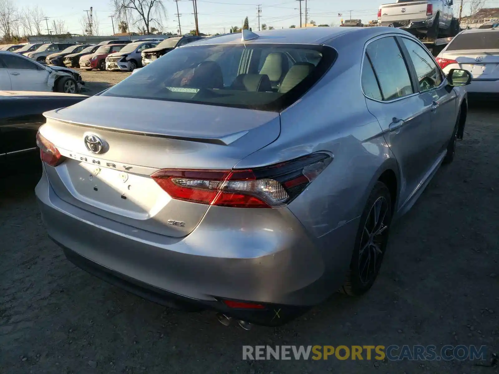 4 Photograph of a damaged car 4T1G11AK1MU523250 TOYOTA CAMRY 2021