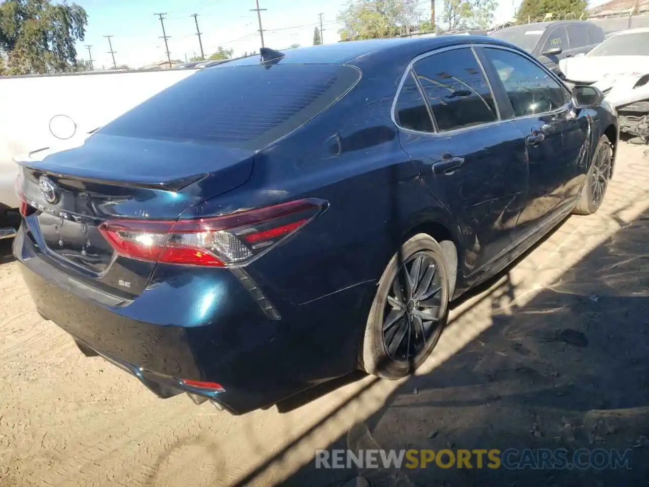 4 Photograph of a damaged car 4T1G11AK1MU533714 TOYOTA CAMRY 2021