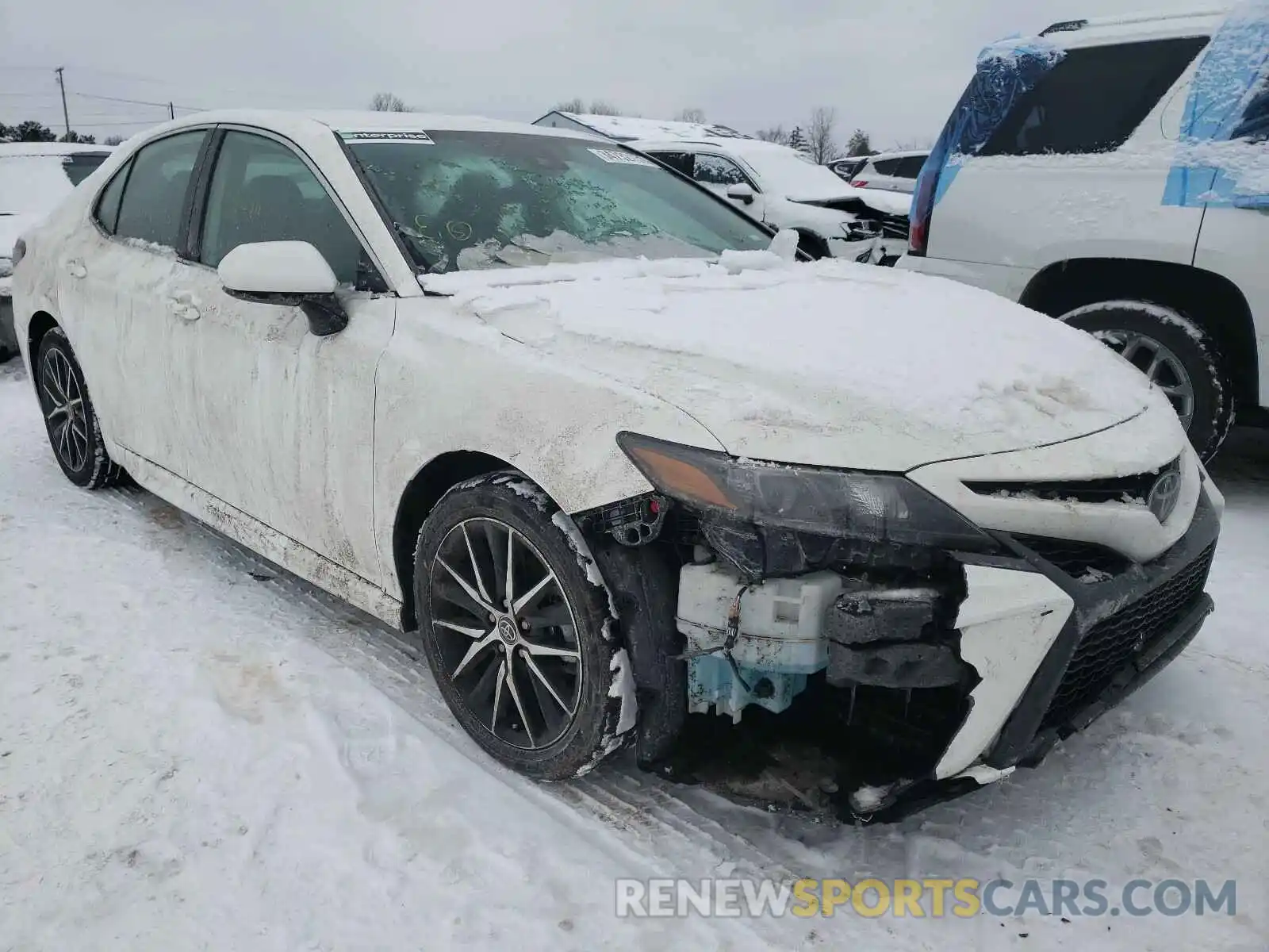 1 Photograph of a damaged car 4T1G11AK1MU543157 TOYOTA CAMRY 2021