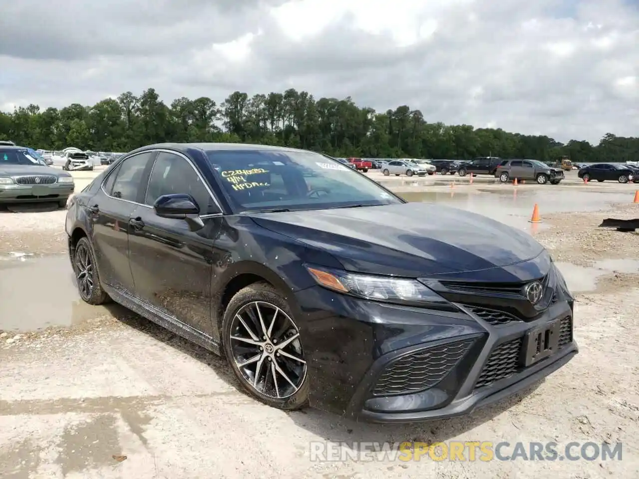 1 Photograph of a damaged car 4T1G11AK1MU543630 TOYOTA CAMRY 2021