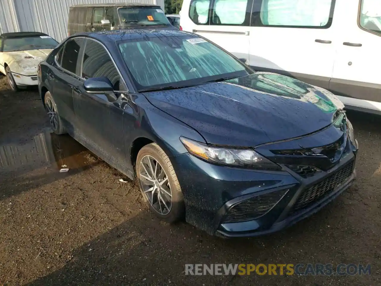 1 Photograph of a damaged car 4T1G11AK1MU547628 TOYOTA CAMRY 2021