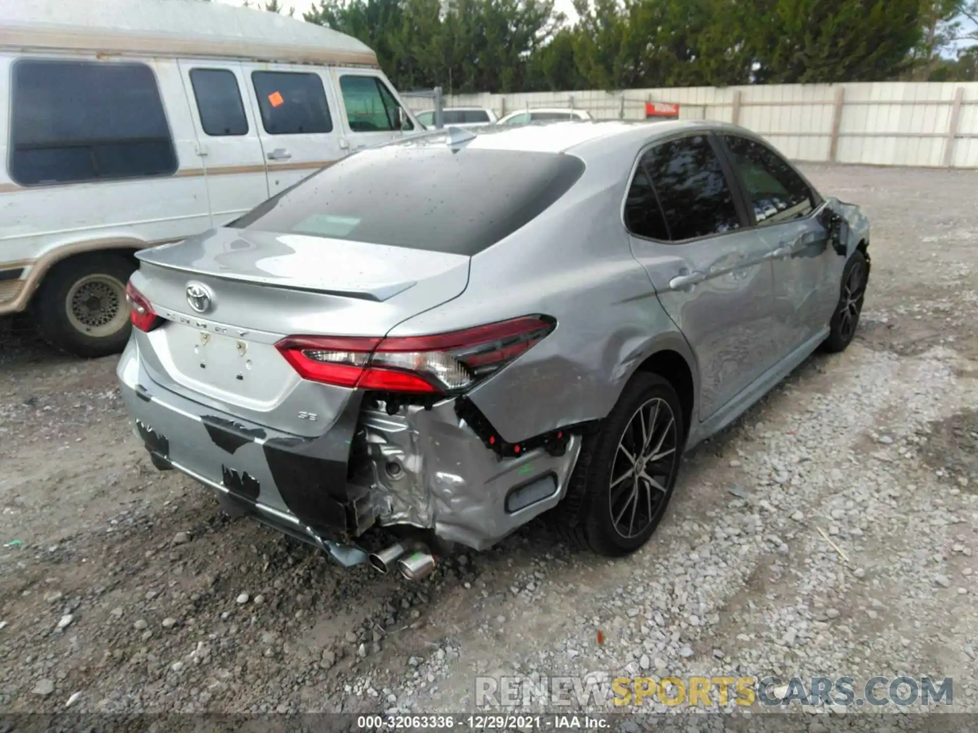 4 Photograph of a damaged car 4T1G11AK1MU573095 TOYOTA CAMRY 2021