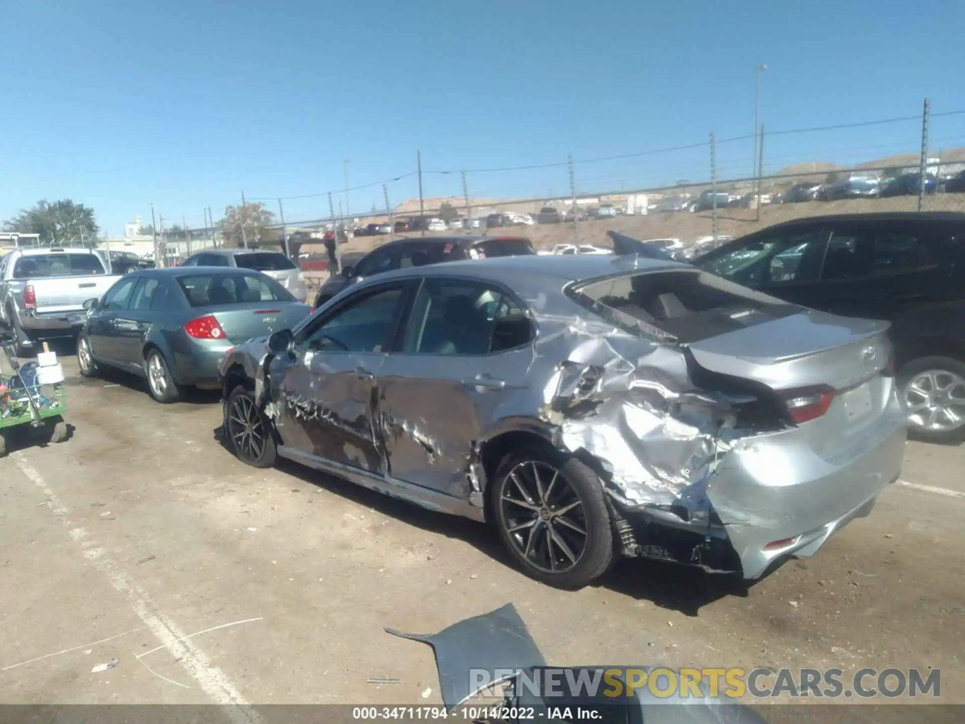 6 Photograph of a damaged car 4T1G11AK1MU583822 TOYOTA CAMRY 2021