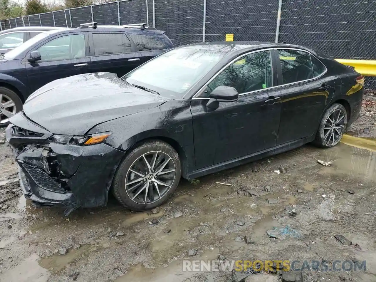 1 Photograph of a damaged car 4T1G11AK1MU584405 TOYOTA CAMRY 2021