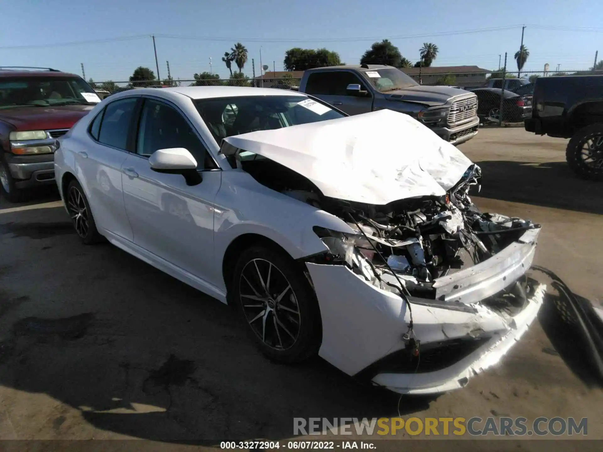 1 Photograph of a damaged car 4T1G11AK1MU601347 TOYOTA CAMRY 2021