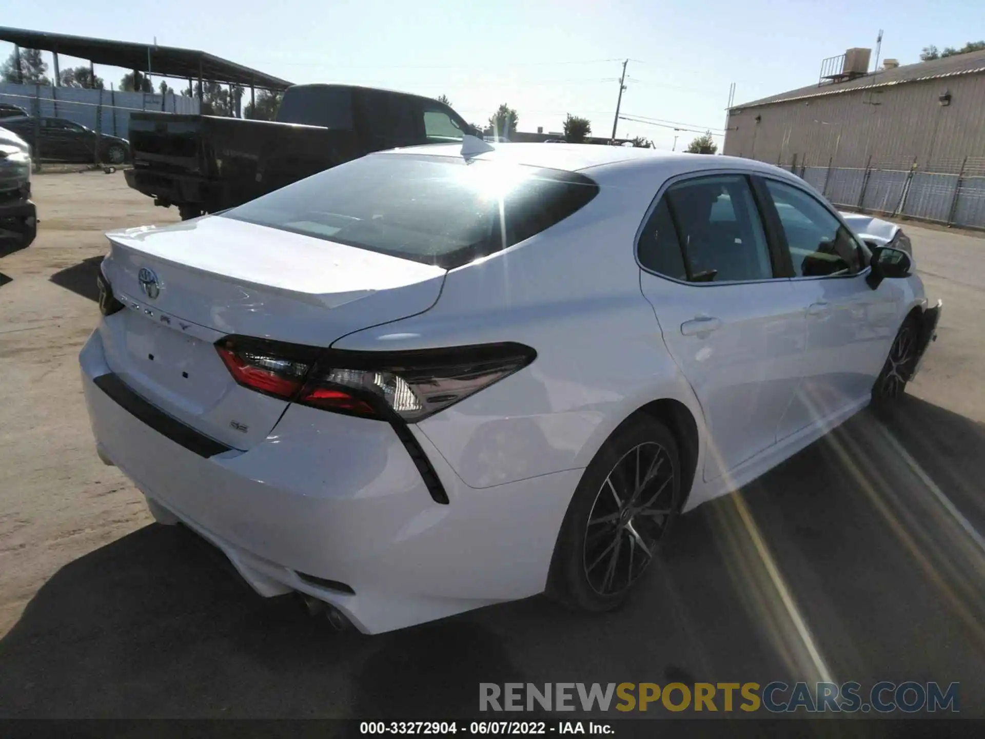 4 Photograph of a damaged car 4T1G11AK1MU601347 TOYOTA CAMRY 2021