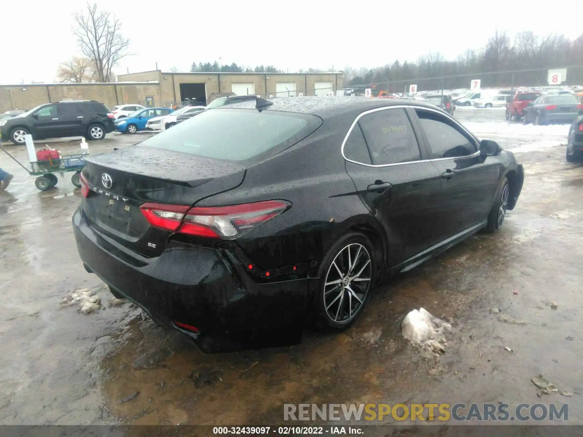 4 Photograph of a damaged car 4T1G11AK1MU609612 TOYOTA CAMRY 2021