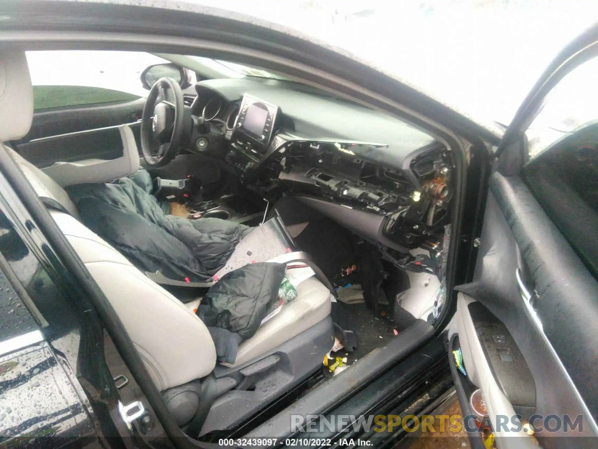 5 Photograph of a damaged car 4T1G11AK1MU609612 TOYOTA CAMRY 2021