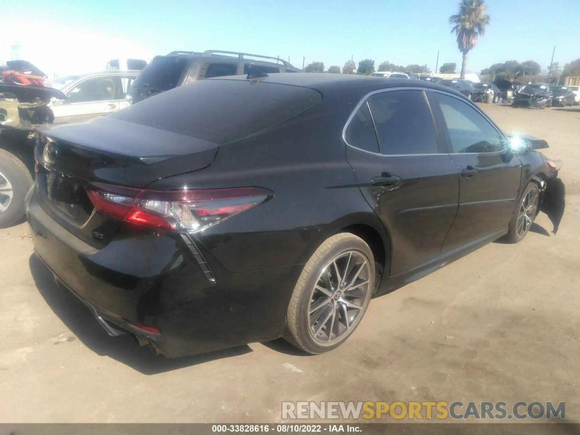 4 Photograph of a damaged car 4T1G11AK2MU406020 TOYOTA CAMRY 2021