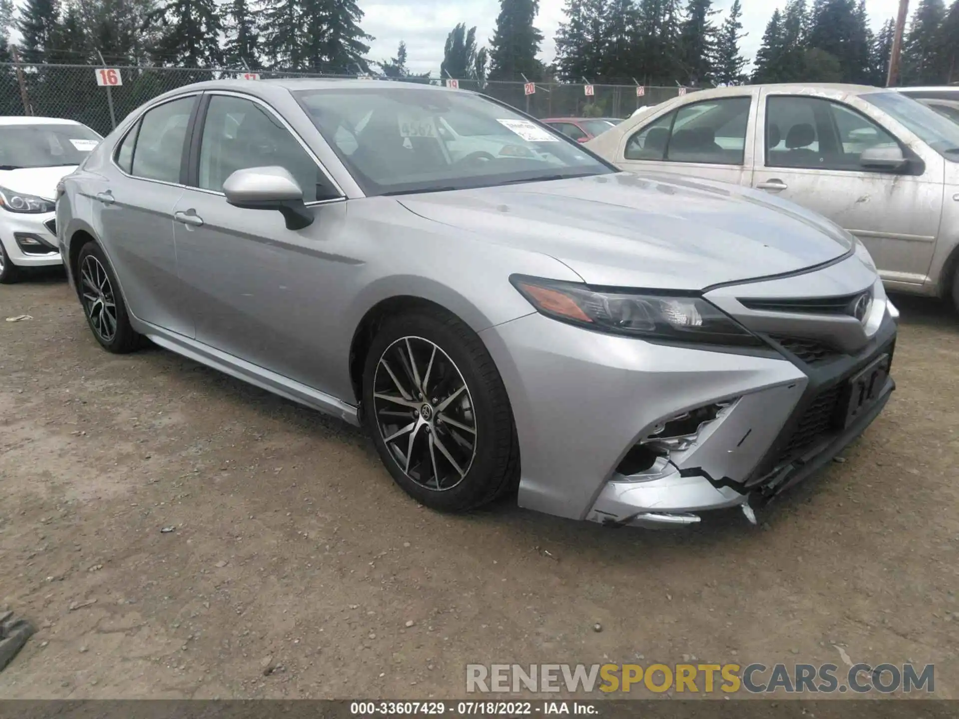 1 Photograph of a damaged car 4T1G11AK2MU415221 TOYOTA CAMRY 2021