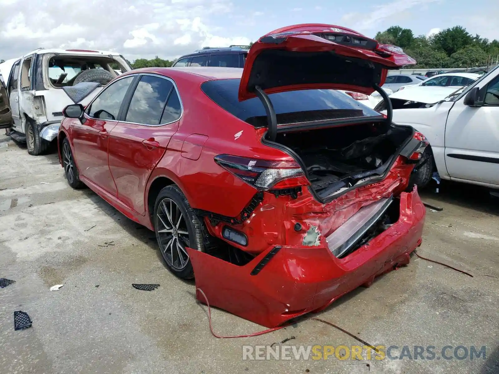 3 Photograph of a damaged car 4T1G11AK2MU419740 TOYOTA CAMRY 2021