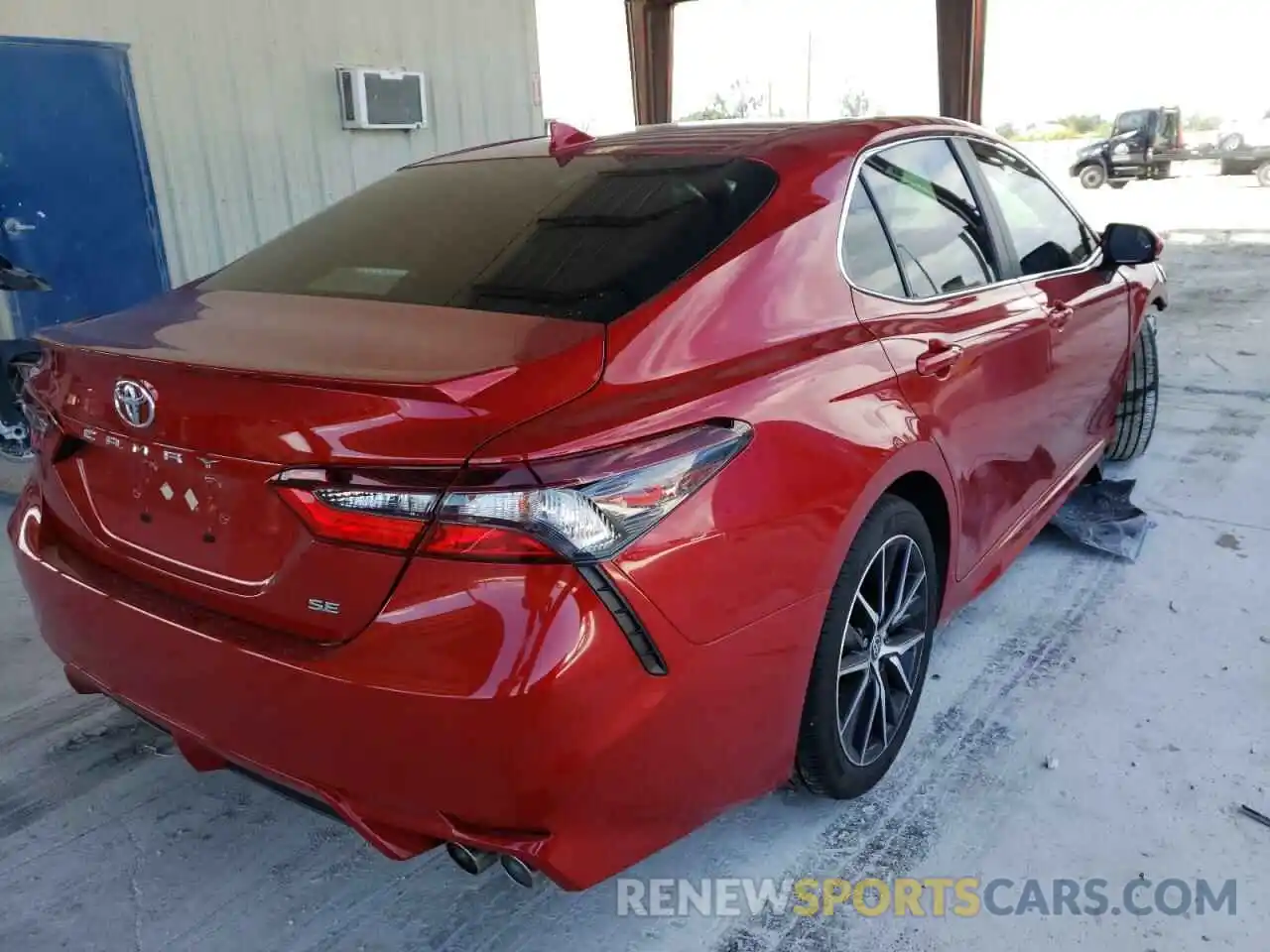 4 Photograph of a damaged car 4T1G11AK2MU420984 TOYOTA CAMRY 2021