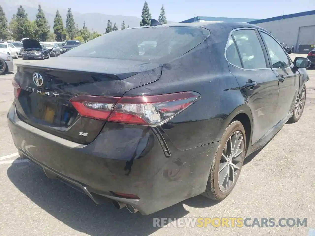 4 Photograph of a damaged car 4T1G11AK2MU423240 TOYOTA CAMRY 2021