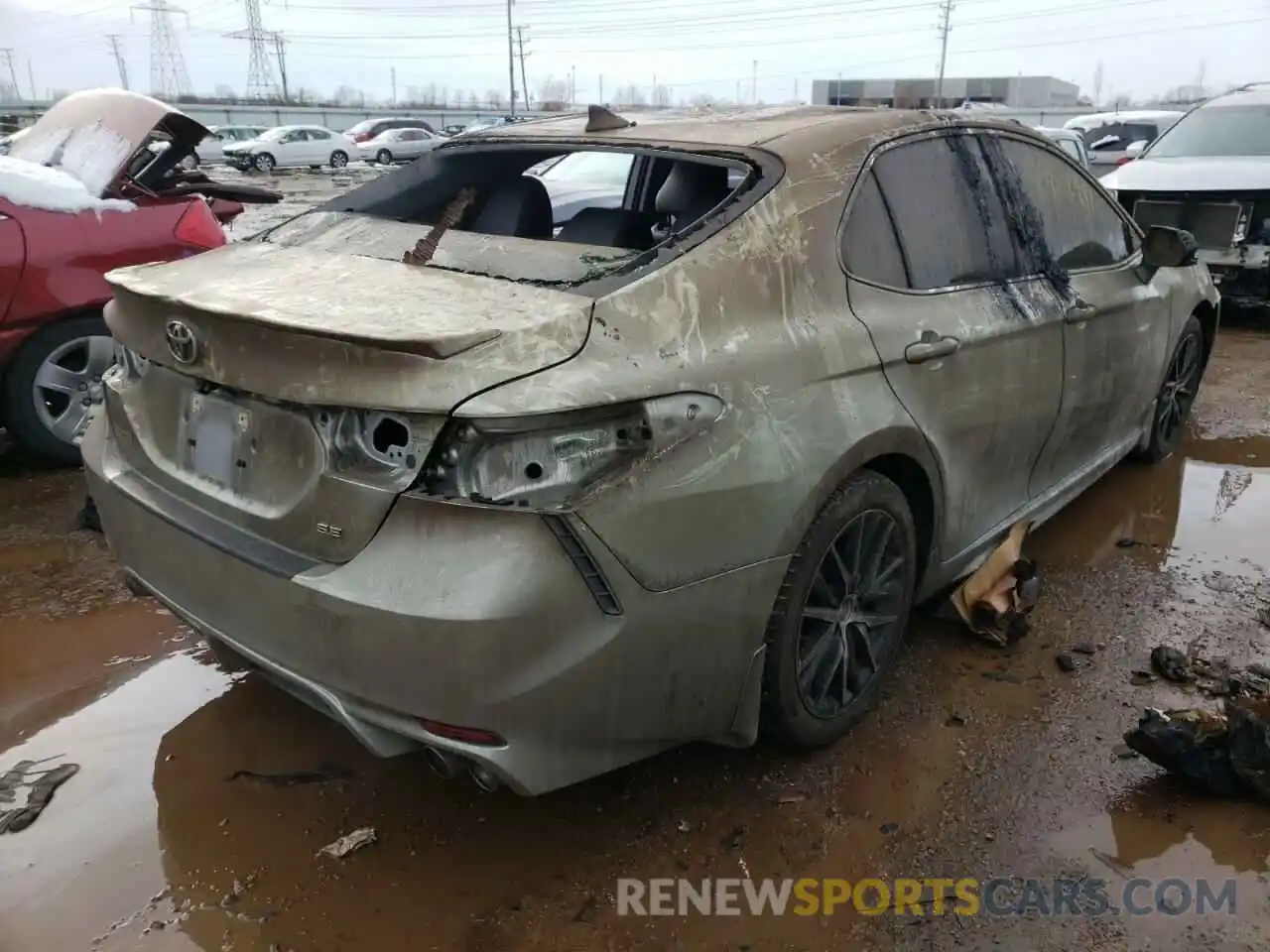 4 Photograph of a damaged car 4T1G11AK2MU434979 TOYOTA CAMRY 2021