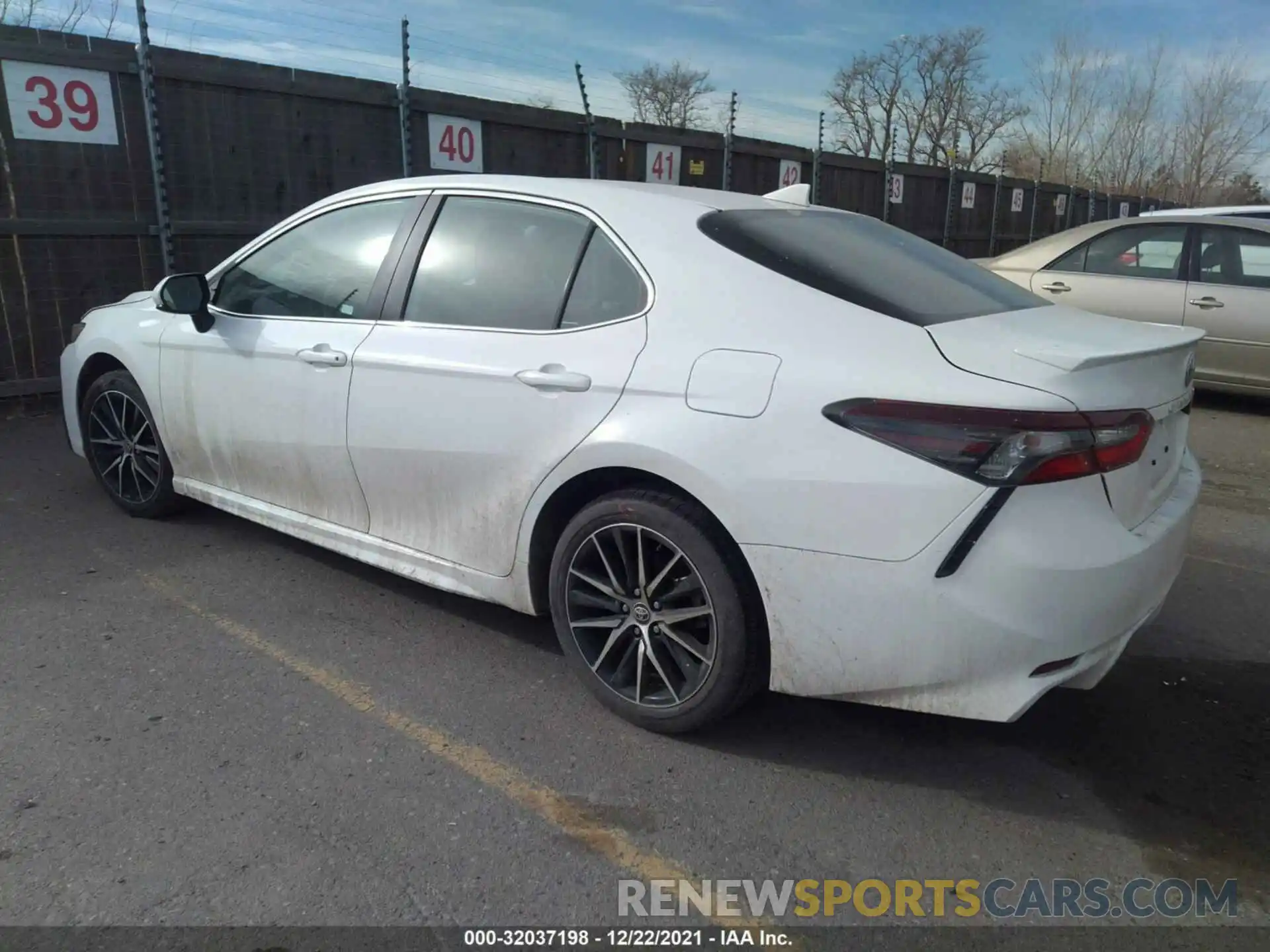 3 Photograph of a damaged car 4T1G11AK2MU444105 TOYOTA CAMRY 2021